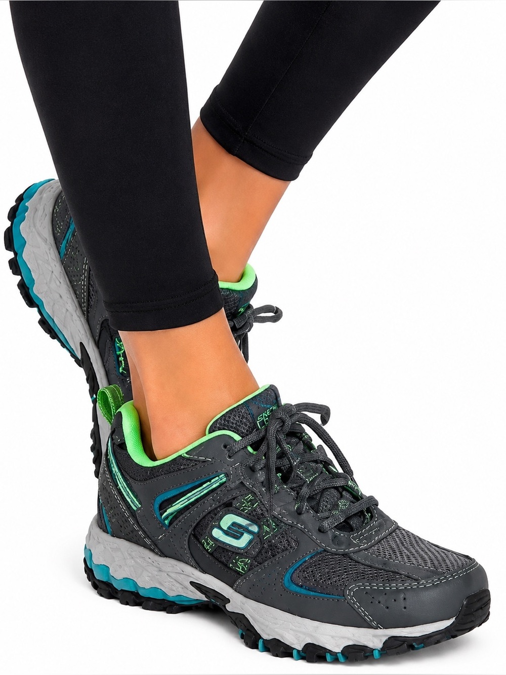 Sketchers Woman’s Memory Foam Running Shoes (NWT) Size: 7 1/2)